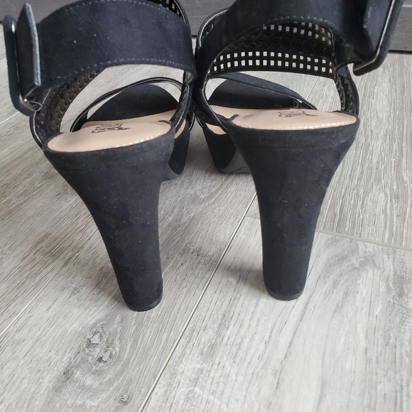 Brash Black Chunky Dressy Heels - Picture 5 of 8